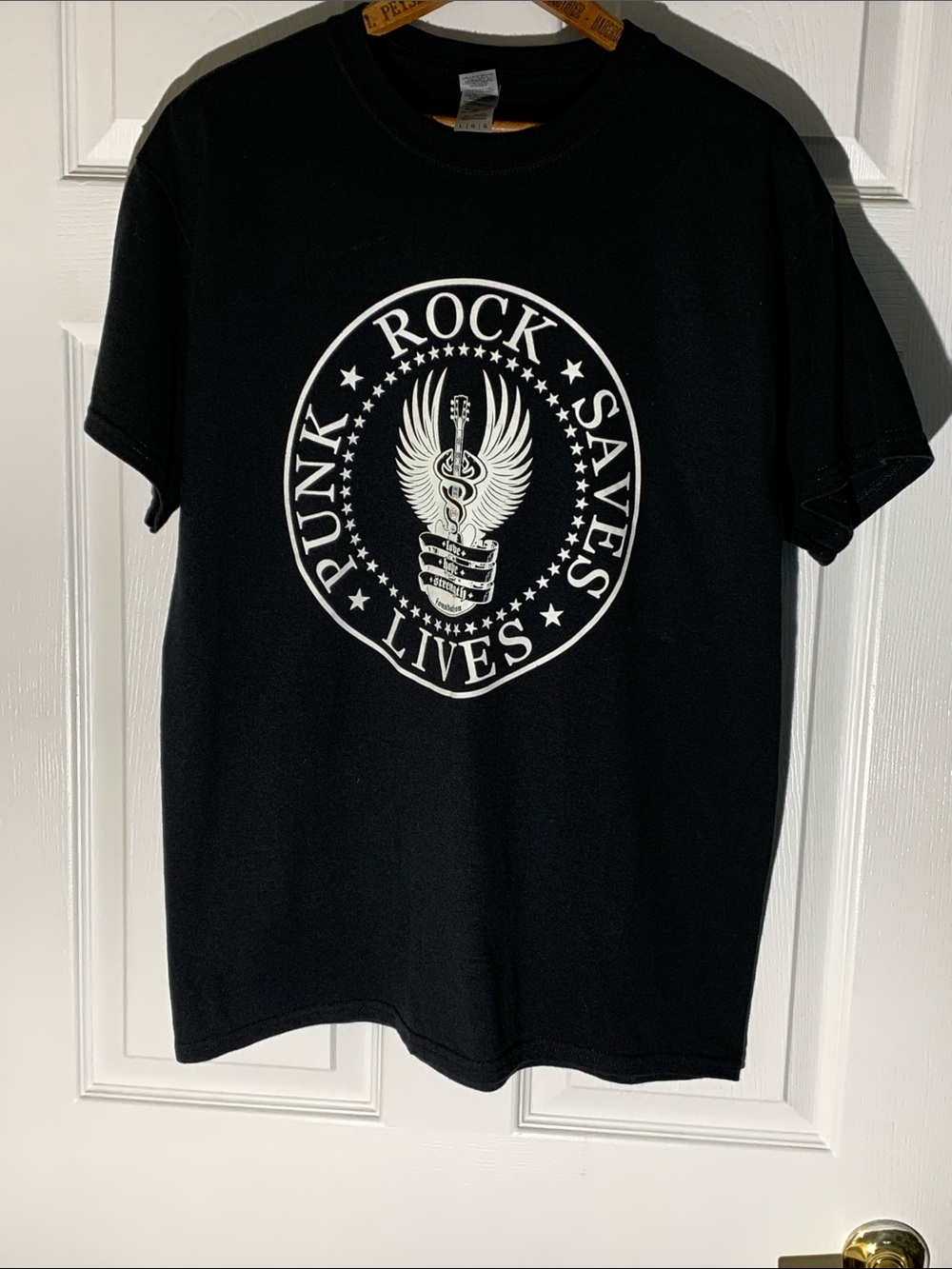 Punk rock saves lives T-shirt